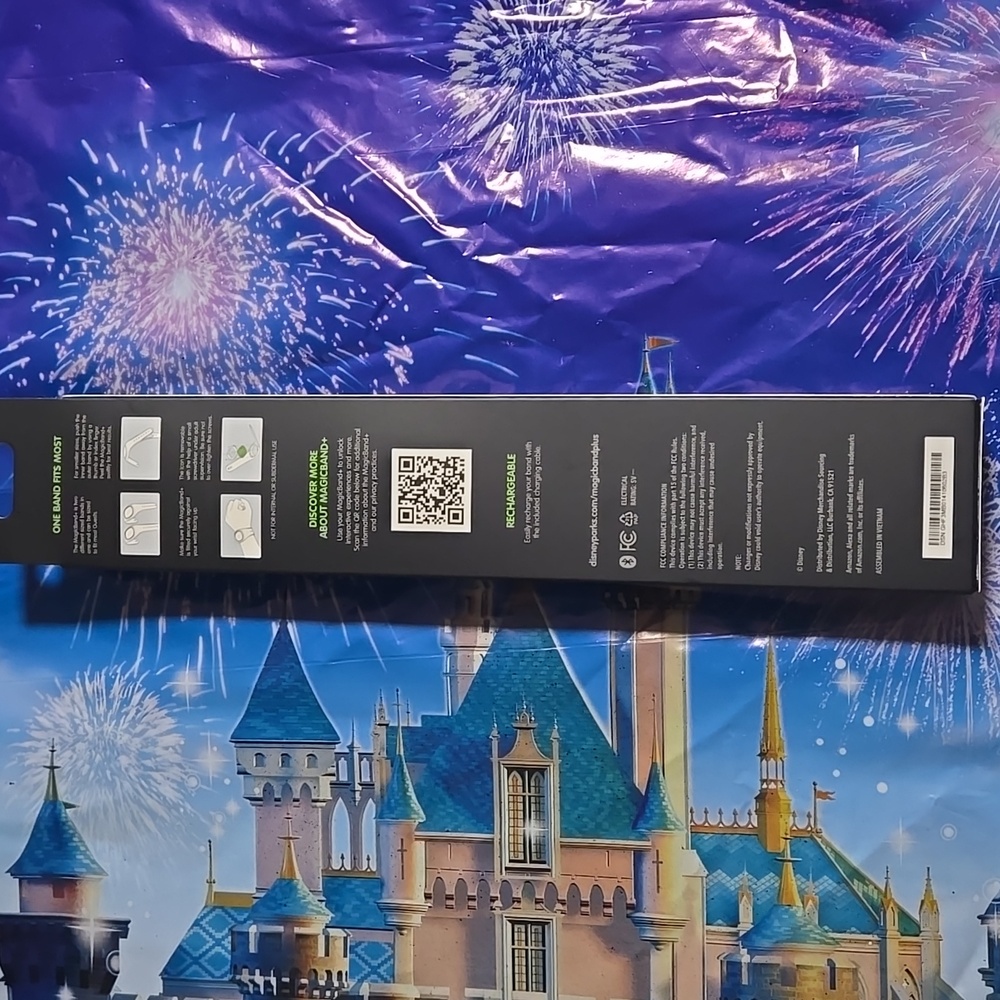 Disney Parks MagicBand + R2 D2 - Star Wars - Picture 2 of 4